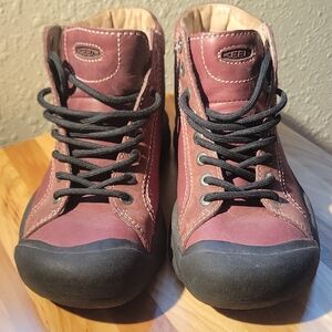 KEEN Maroon and Black High-Top